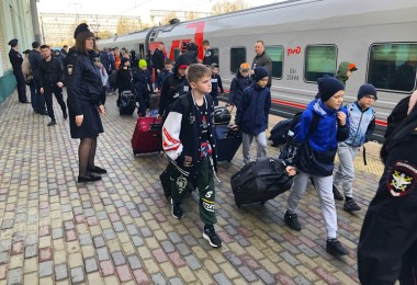 В Саратов приехали юные белгородские гандболисты.