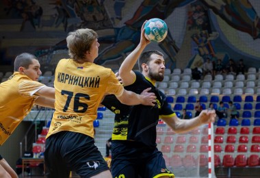 Денис Молев - лучший бомбардир молодёжного первенства.